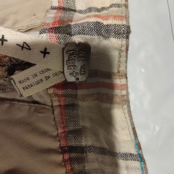 WE THE FREE SHORTS SIZE 4 - Picture 6 of 6